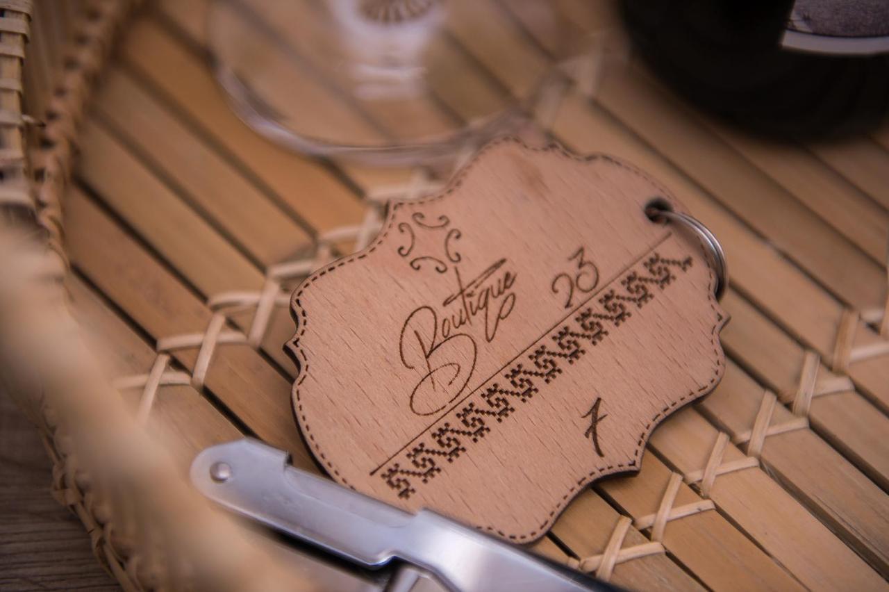 ホテル Boutique 23 Douăzeci şi Trei August エクステリア 写真